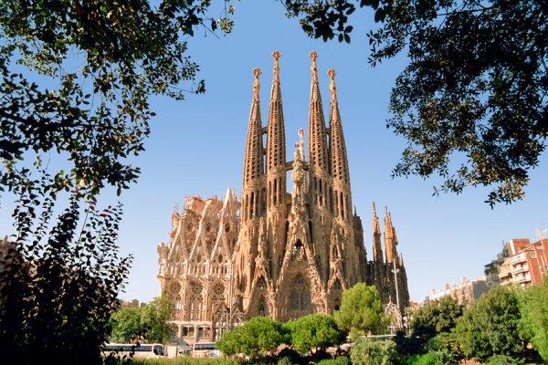 Barselona -İspaniyanın şimal-şərqində yerləşən liman şəhəri.